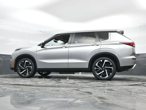 Used 2024 Mitsubishi Outlander SE image 51