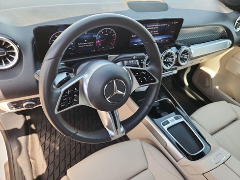 Used 2025 Mercedes-Benz GLB 250 image 5
