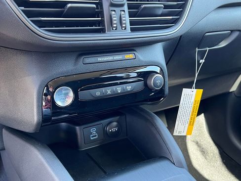 New 2023 Ford Escape SE image 24