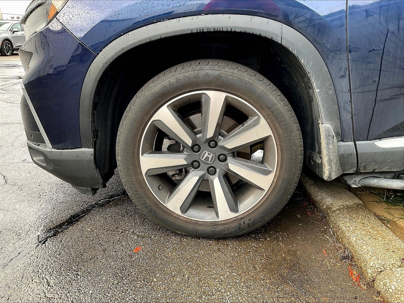 Used 2023 Honda Pilot Elite image 4