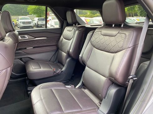 Used 2025 Ford Explorer Platinum w/ LUX Leather Package AWD/4WD image 27