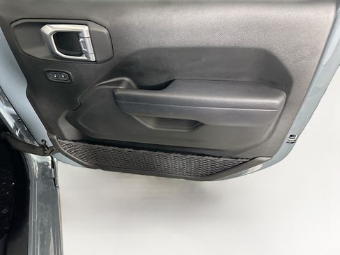 Used 2024 Jeep Wrangler Unlimited AWD/4WD image 29