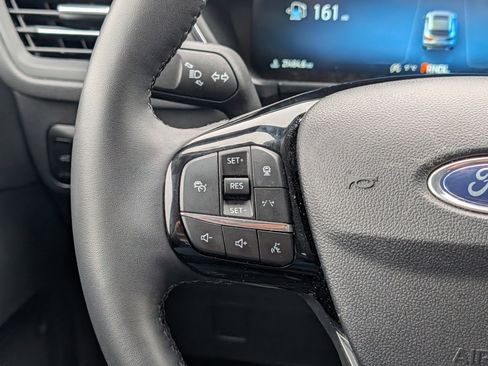 Used 2025 Ford Escape Platinum image 29