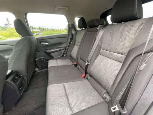 Used 2025 Nissan Rogue SV AWD/4WD image 13