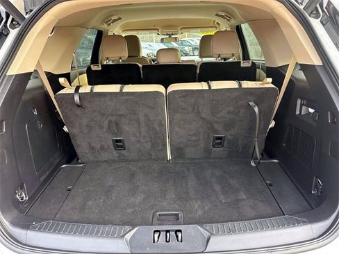 Used 2022 Ford Explorer XLT w/ Equipment Group 202A image 14