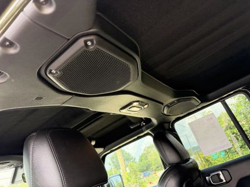 Used 2023 Jeep Wrangler Unlimited Rubicon 392 w/ Xtreme Recon 35" Tire Package AWD/4WD image 10