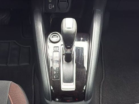 Used 2022 Nissan Versa SR w/ Convenience Package FWD image 25