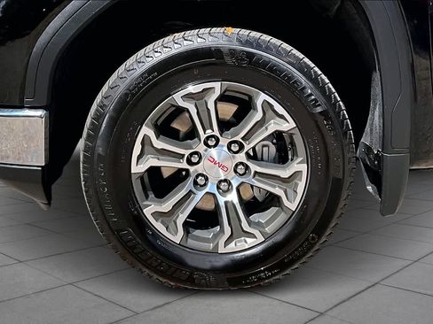 Used 2025 GMC Sierra 1500 SLT RWD image 11