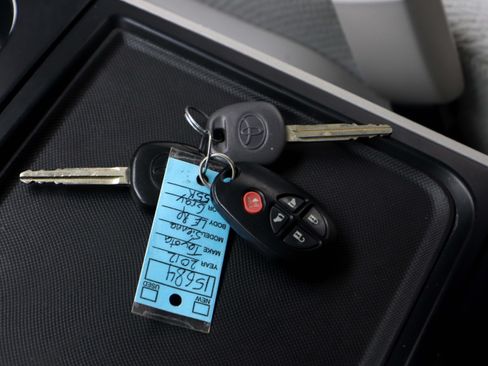 Used 2012 Toyota Sienna LE FWD image 26