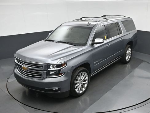 Used 2019 Chevrolet Suburban Premier w/ Premier Plus Edition AWD/4WD image 70