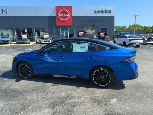 New 2026 Nissan Sentra SR w/ Floor Mat Package image 10