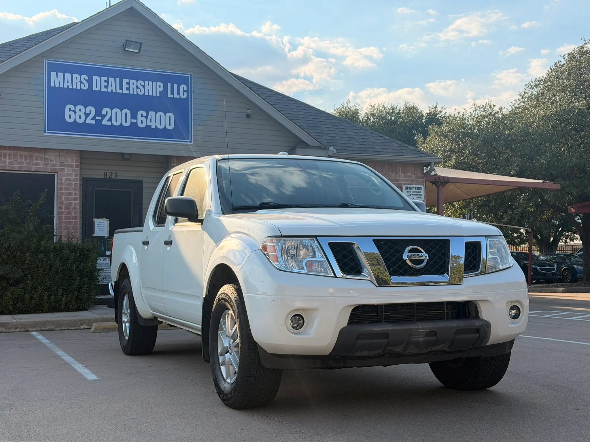 Used 2017 Nissan Frontier SV w/ SV Value Truck Package AWD/4WD image 1