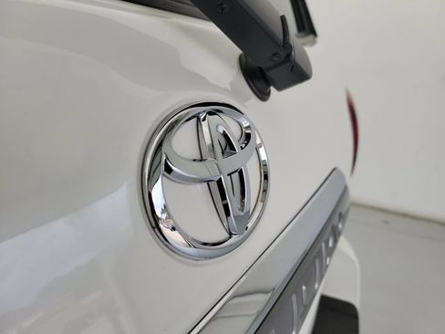 Used 2018 Toyota Sequoia Platinum RWD image 8