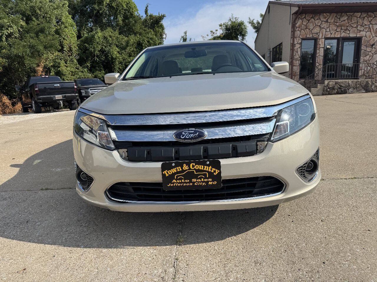 Used 2010 Ford Fusion SEL FWD image 2