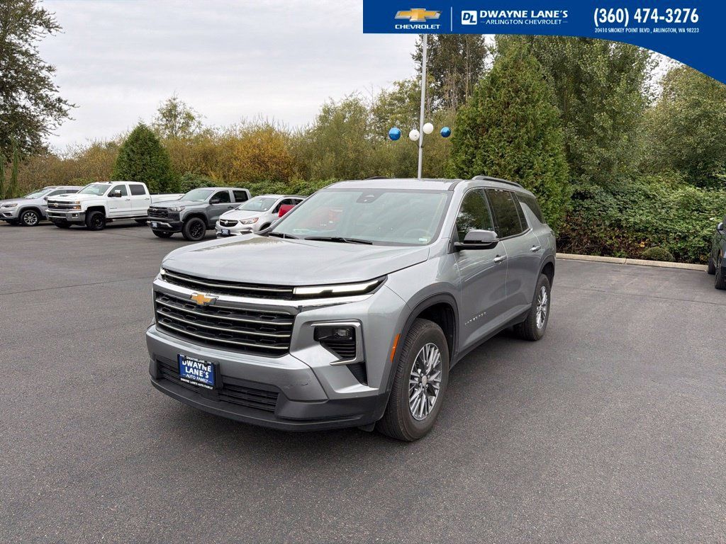 Used 2026 Chevrolet Traverse LT AWD/4WD image 1