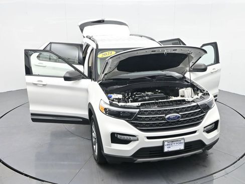 Used 2021 Ford Explorer XLT w/ Equipment Group 202A image 37
