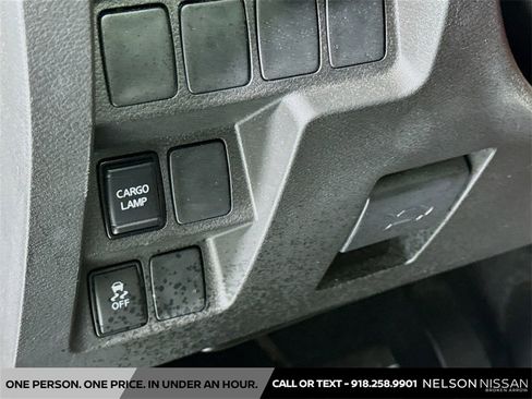 Used 2024 Nissan Frontier Pro-X image 10