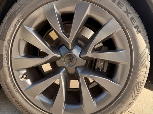 Used 2024 Tesla Model X image 20