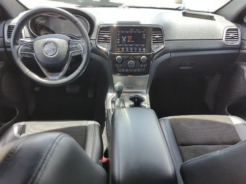 Used 2021 Jeep Grand Cherokee Laredo X AWD/4WD image 8