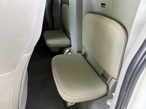 Used 2019 Nissan Frontier S RWD image 11