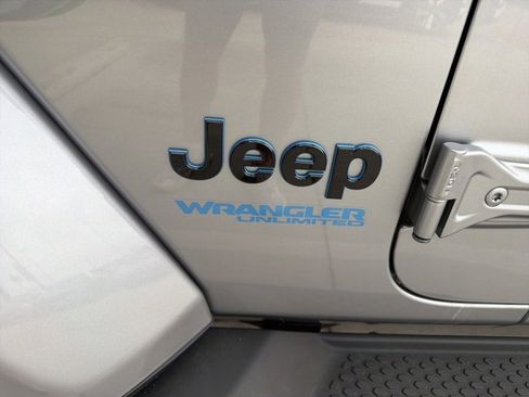 Used 2021 Jeep Wrangler Unlimited Sahara image 17
