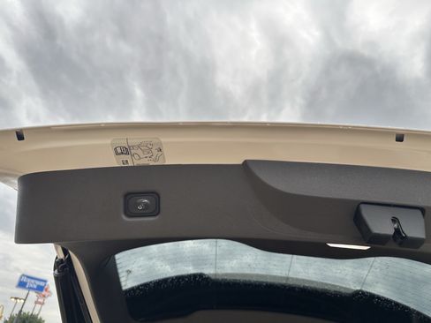 Used 2019 Lincoln Nautilus Reserve AWD/4WD image 9