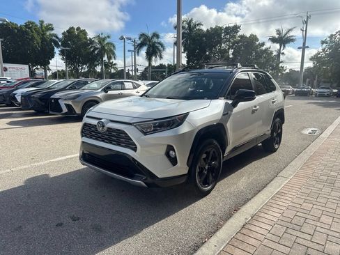 Used 2021 Toyota RAV4 XSE w/ XSE Grade Weather Package AWD/4WD image 13