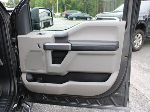 Used 2020 Ford F150 XLT w/ Equipment Group 302A Luxury AWD/4WD image 15