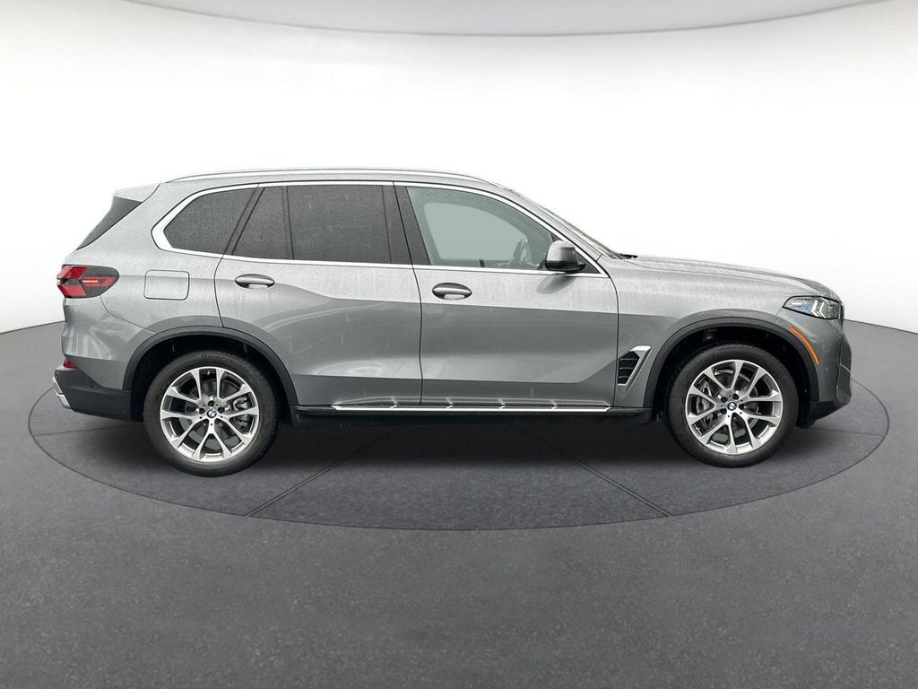 Used 2025 BMW X5 xDrive40i AWD/4WD image 7