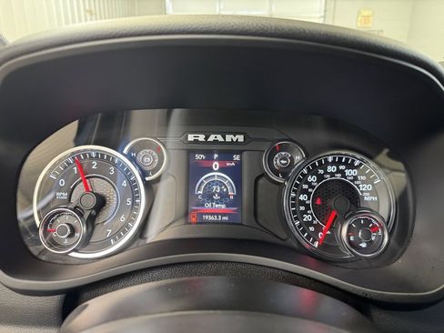 Used 2024 RAM 2500 Big Horn w/ Bed Utility Group image 29