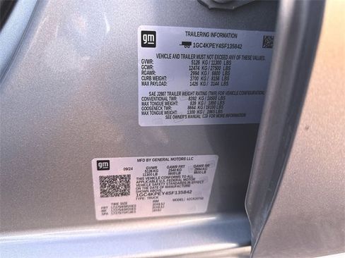 Used 2025 Chevrolet Silverado 2500 LTZ w/ LTZ Premium Package image 34