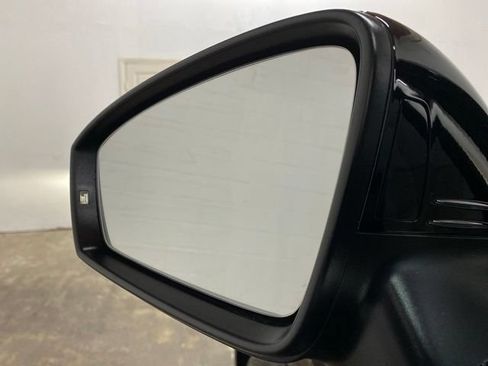 Used 2023 Volkswagen Tiguan SE w/ Panoramic Sunroof Package FWD image 99