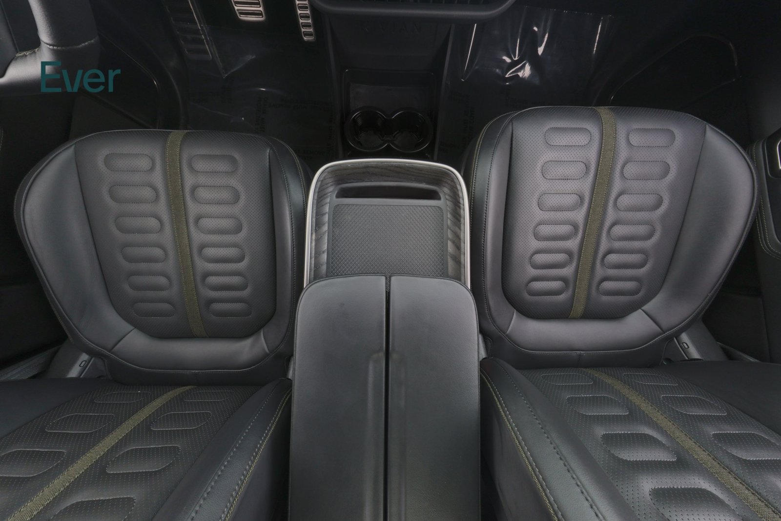 Used 2023 Rivian R1T Adventure Dual AWD/4WD image 27