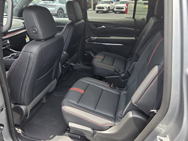 New 2026 Chevrolet Traverse RS w/ LPO, Floor Liner Package AWD/4WD image 7