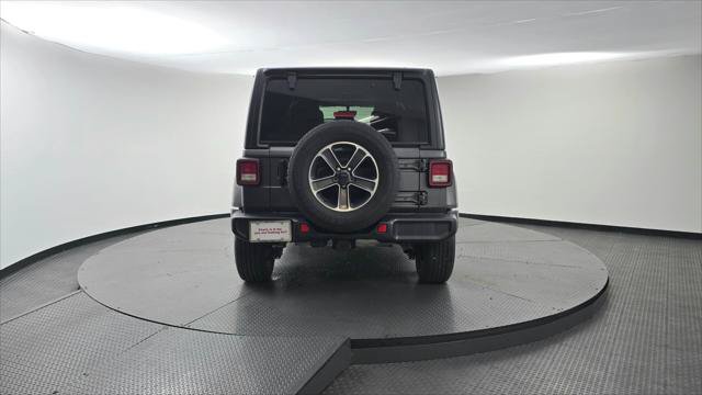 Used 2023 Jeep Wrangler Unlimited Sahara AWD/4WD image 7