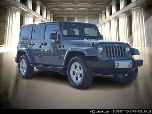 Used 2015 Jeep Wrangler Unlimited Sahara w/ Dual Top Group AWD/4WD image 2