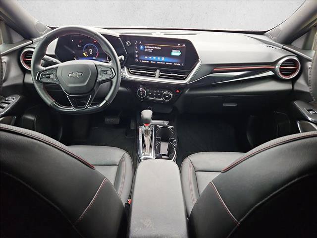 Used 2024 Chevrolet Trax RS w/ Sunroof Package FWD image 18
