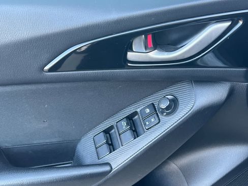Used 2016 MAZDA MAZDA3 i Touring image 12