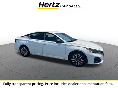 Used 2025 Nissan Altima 2.5 SV FWD image 1