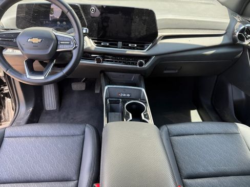 Used 2025 Chevrolet Equinox LT w/ Convenience Package II AWD/4WD image 18