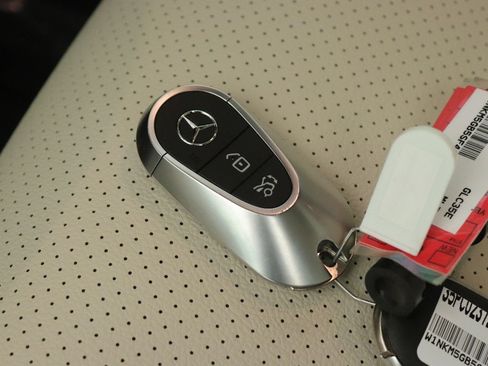 Certified 2025 Mercedes-Benz GLC 350e 4MATIC image 23