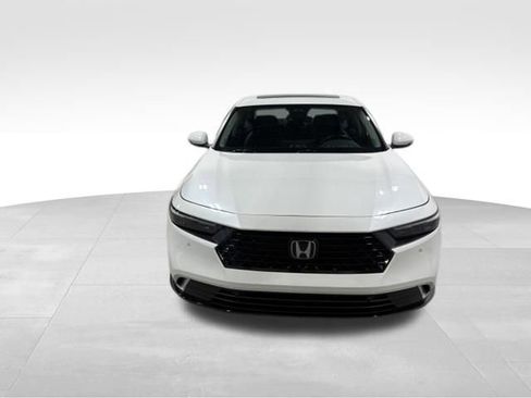 Used 2025 Honda Accord Touring image 9