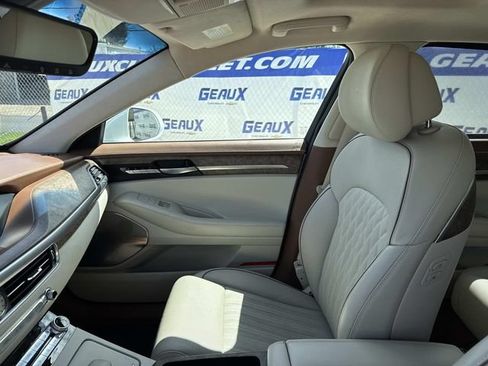 Used 2020 Genesis G90 3.3T Premium RWD image 26