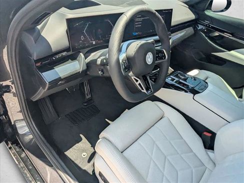 Used 2026 BMW 530i w/ M Sport Package image 3