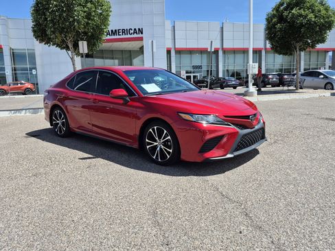 Used 2019 Toyota Camry SE FWD image 7