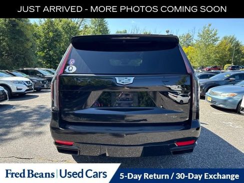 Used 2023 Cadillac Escalade Sport Platinum w/ LPO, ONYX Package AWD/4WD image 7