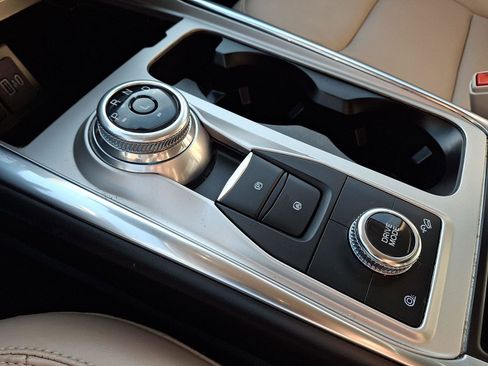 Used 2022 Ford Explorer XLT w/ Equipment Group 202A image 15