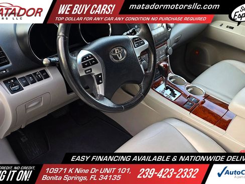 Used 2012 Toyota Highlander Limited w/ Tow Pkg FWD image 11