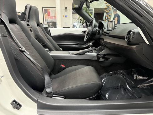 Used 2016 MAZDA MX-5 Miata Club RWD image 13