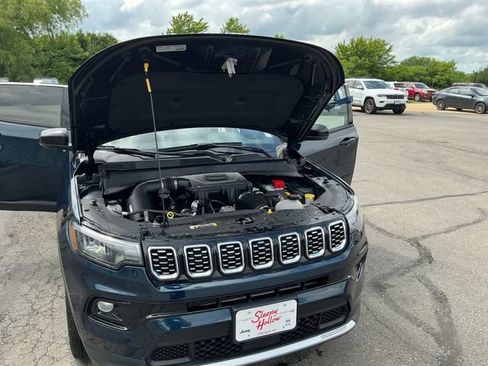 Used 2024 Jeep Compass Limited AWD/4WD image 11